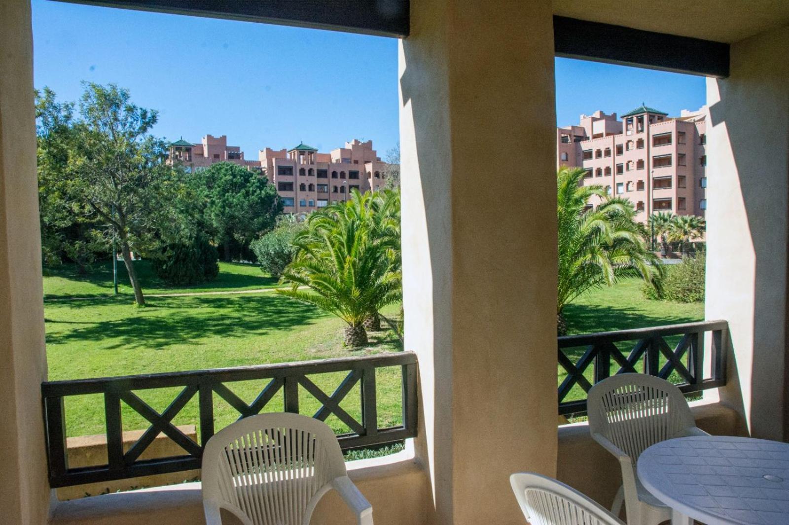 Vista Jardin En Urb. Jardines De Isla Canela. Exterior photo